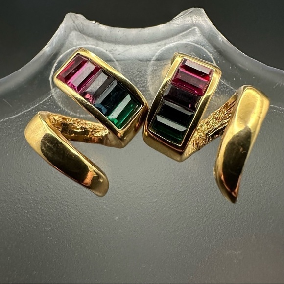 Vintage Roman gold tone Rhinestone swirl earrings - Picture 8 of 13